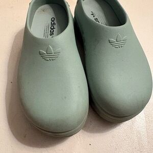 Adidas clogs sage Green Slip-On platform